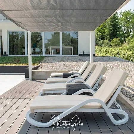 Vakantiehuis Ferienvilla Mala-diva *